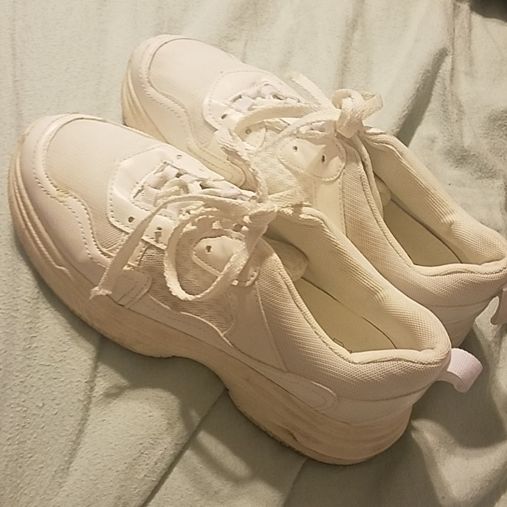 Chunky white sporty shoes